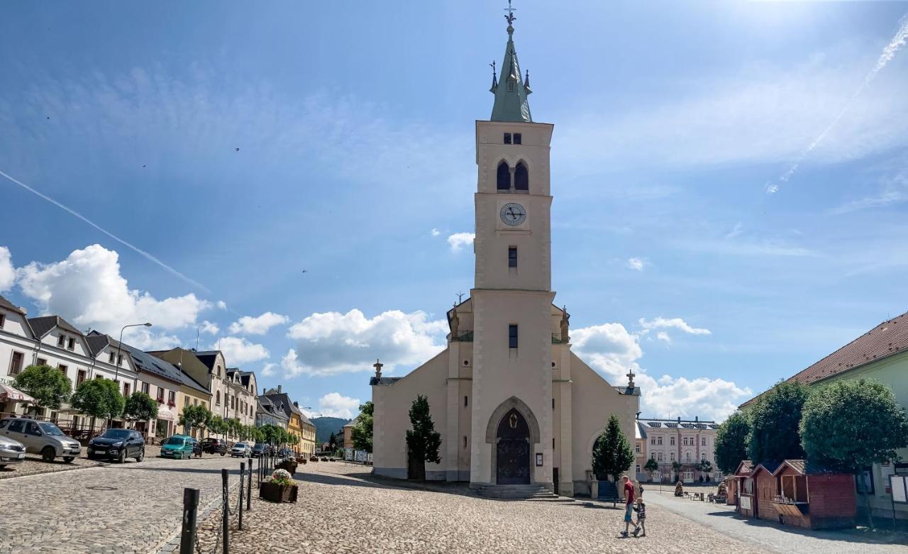 Apartman Hubert Kasperske Hory Exteriör bild